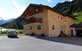 Apart Heidi